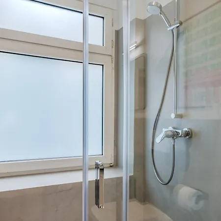 Creative Comfort - Self Check-in *